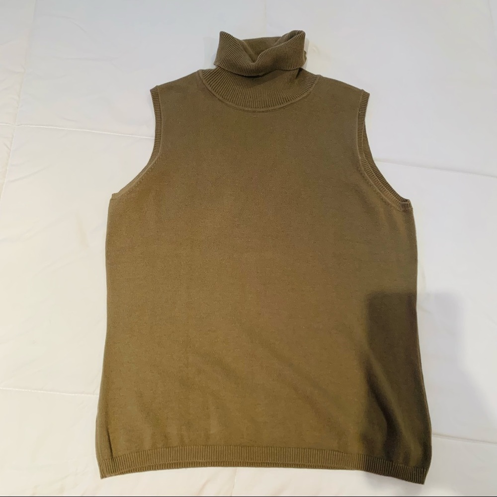 GAP Olive Green Turtleneck Sleeveless Shirt Size Medium